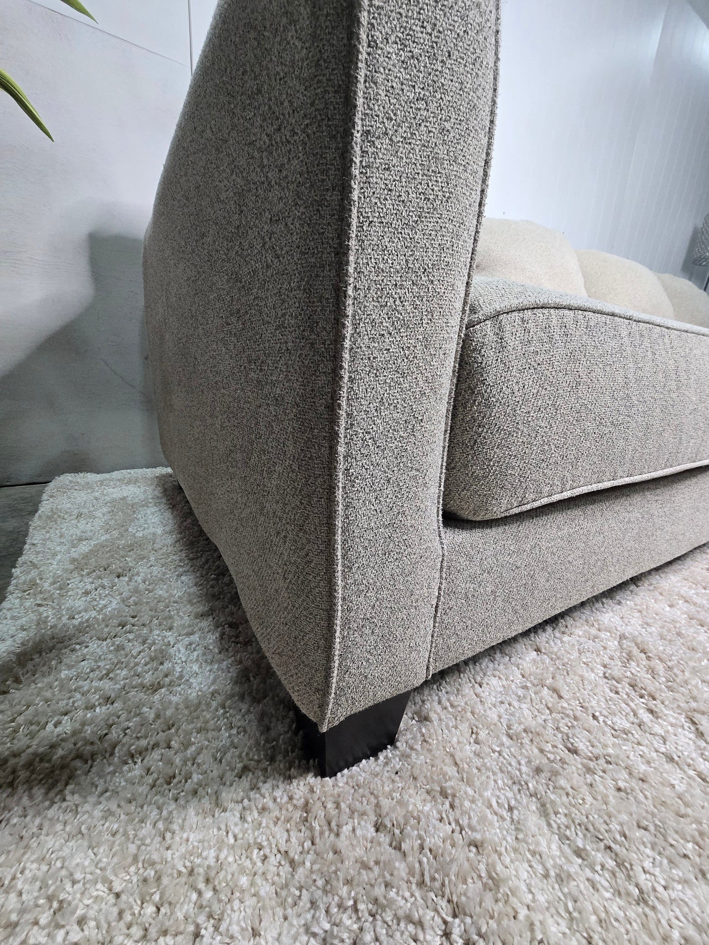 Z- LIKE NEW- Modern 2 Piece 6 Person Cream Color Sectional