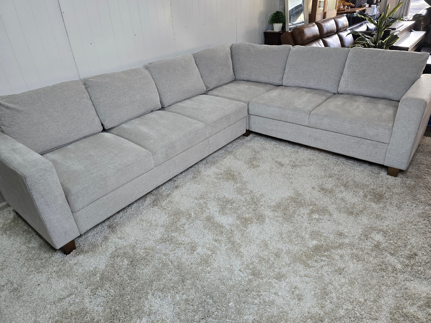 LIKE NEW - Thomasville Dillard Convertible Sleeper Sectional 3 Piece