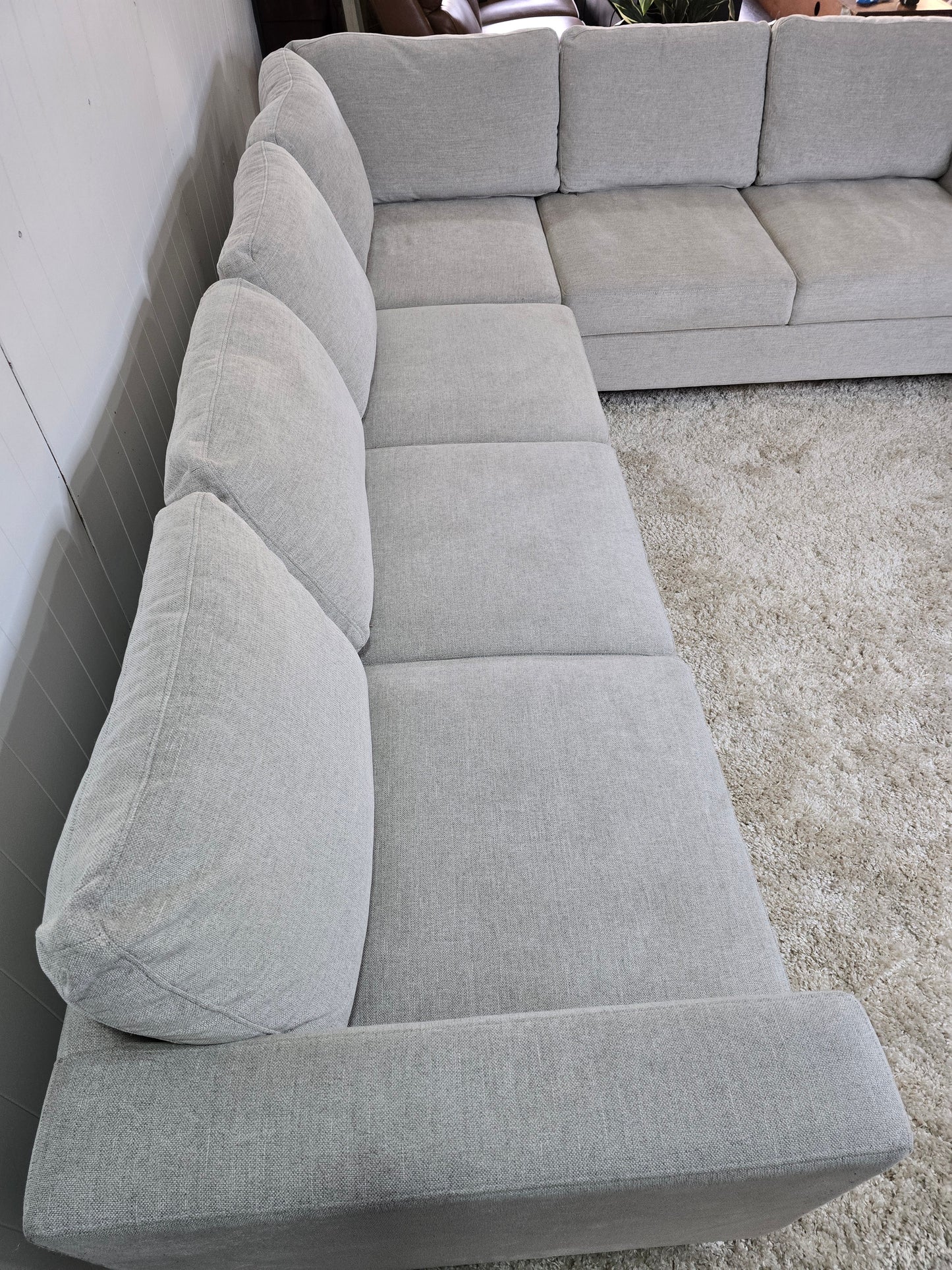 LIKE NEW - Thomasville Dillard Convertible Sleeper Sectional 3 Piece