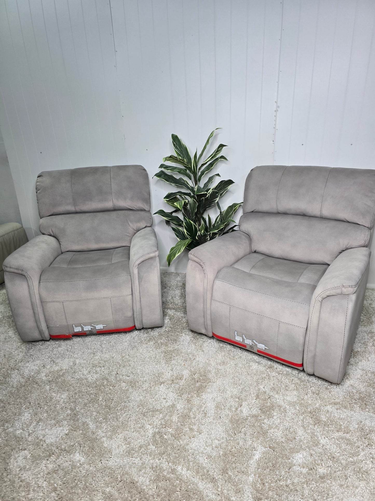 NEW - True Innovations Hayden Manual Rocker Recliners Super Soft To Touch Cream Color Fabric Comfy
