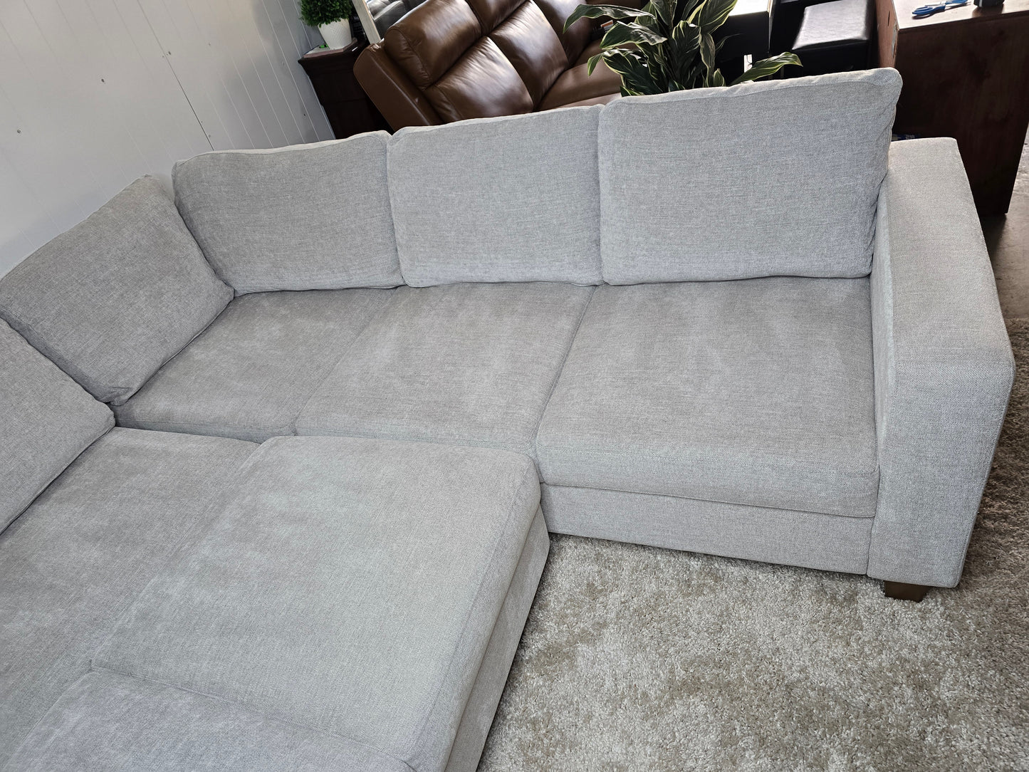 LIKE NEW - Thomasville Dillard Convertible Sleeper Sectional 3 Piece