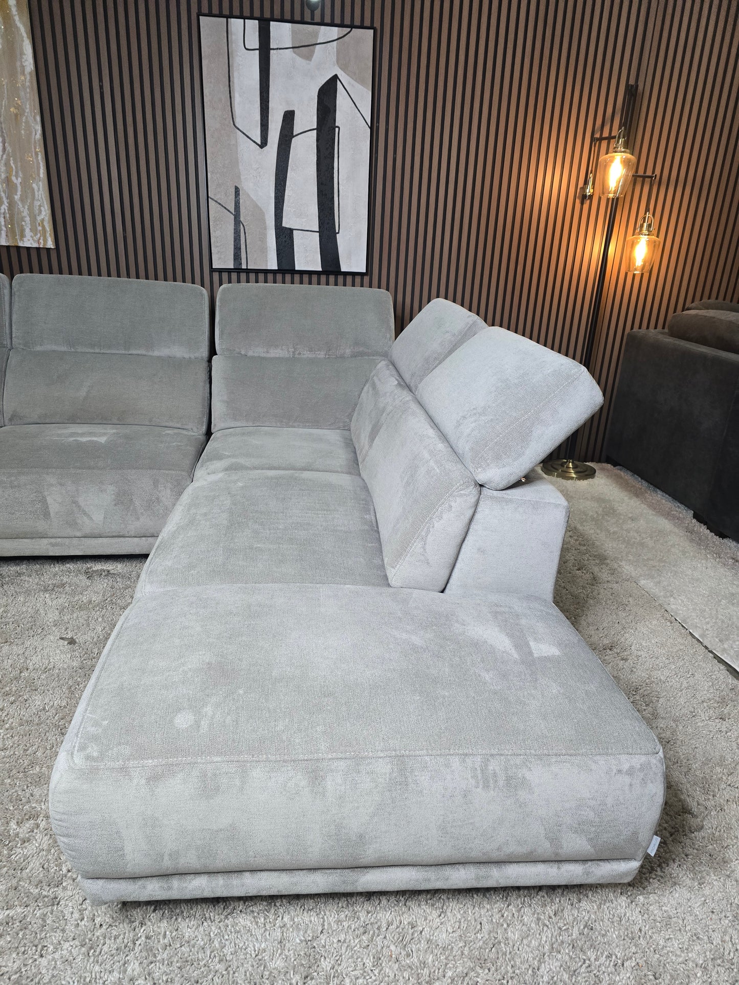 -1223- Modern Silver Gray Sectional with Adjustable Head Rest Excellent Condition Soft to Touch