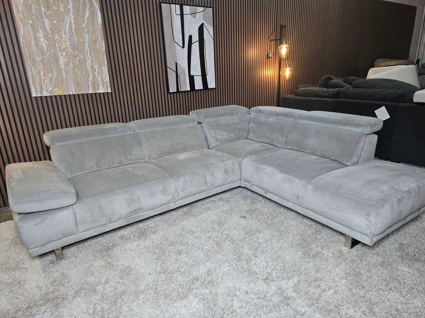 -1223- Modern Silver Gray Sectional with Adjustable Head Rest Excellent Condition Soft to Touch
