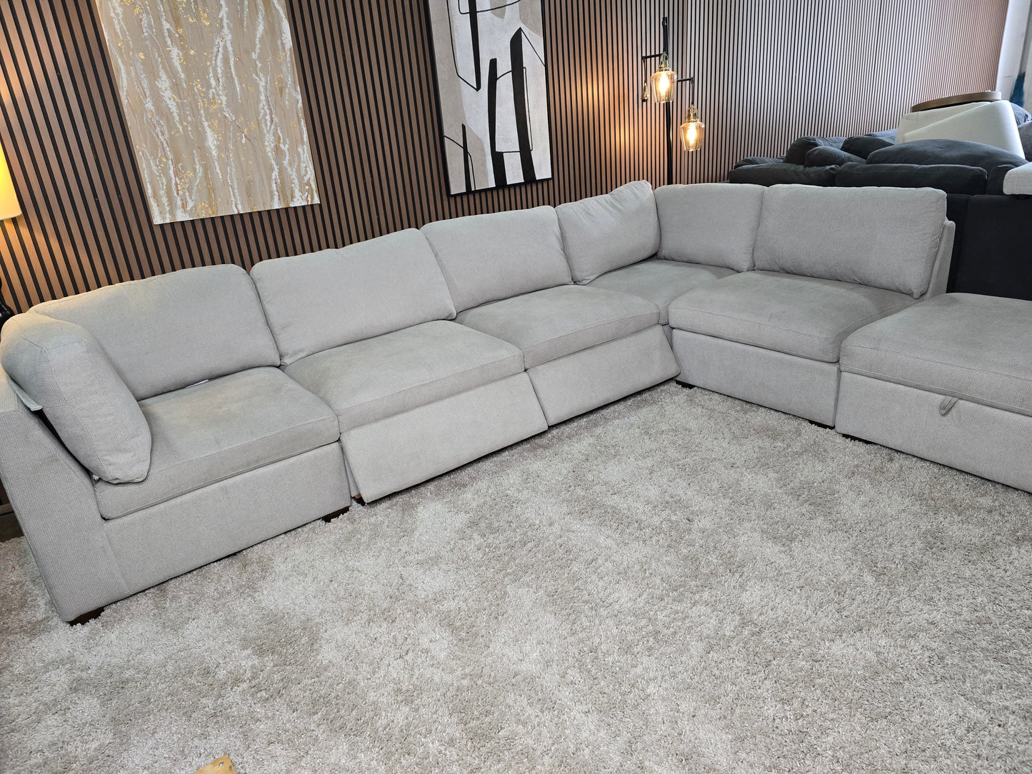 -1223- Thomasville Rockford 6-piece Fabric Modular Sectional with 2 Power Footrests Light Gray