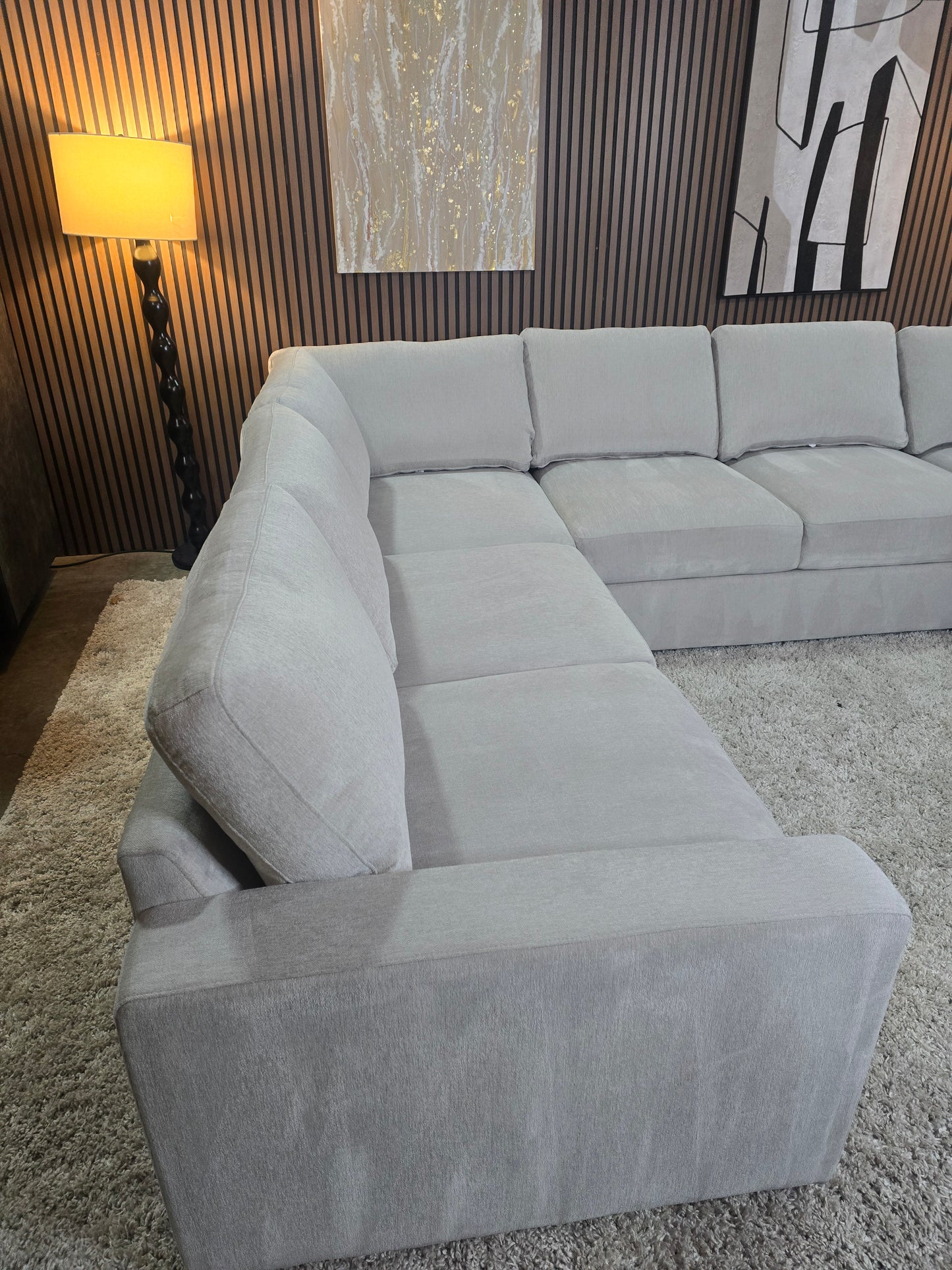 -1223- LIKE NEW - Thomasville Glenn Fabric Sectional with Storage Chaise